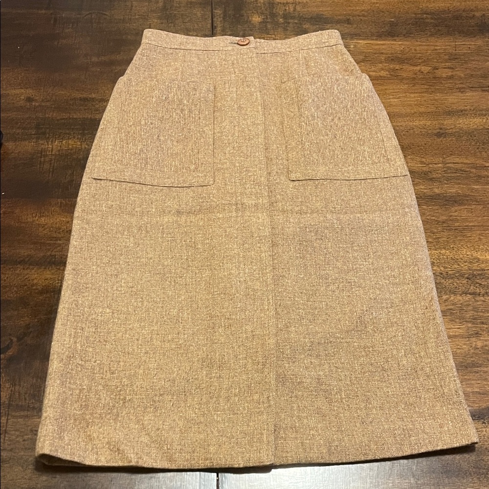 Elegant Vintage Ladies Traditional Tan Buttoned Pencil Wool Skirt Front Pockets